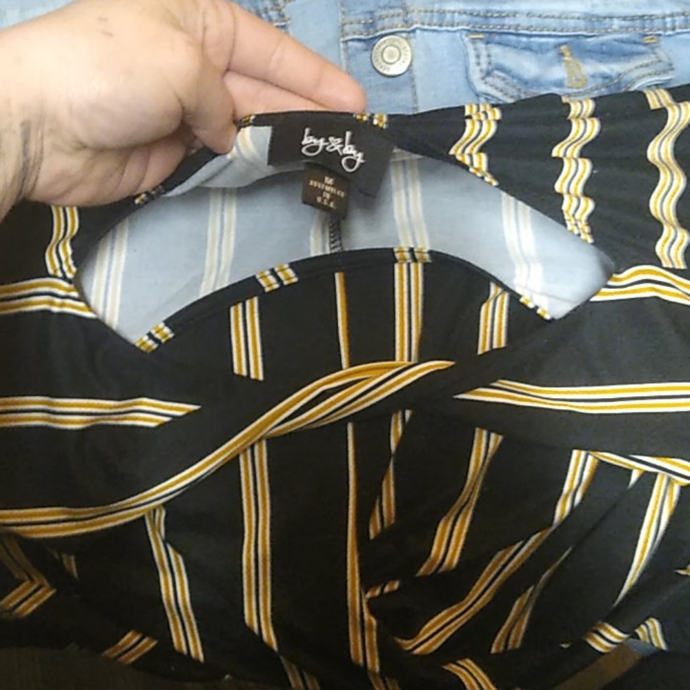 Blouse - Picture 2 of 3